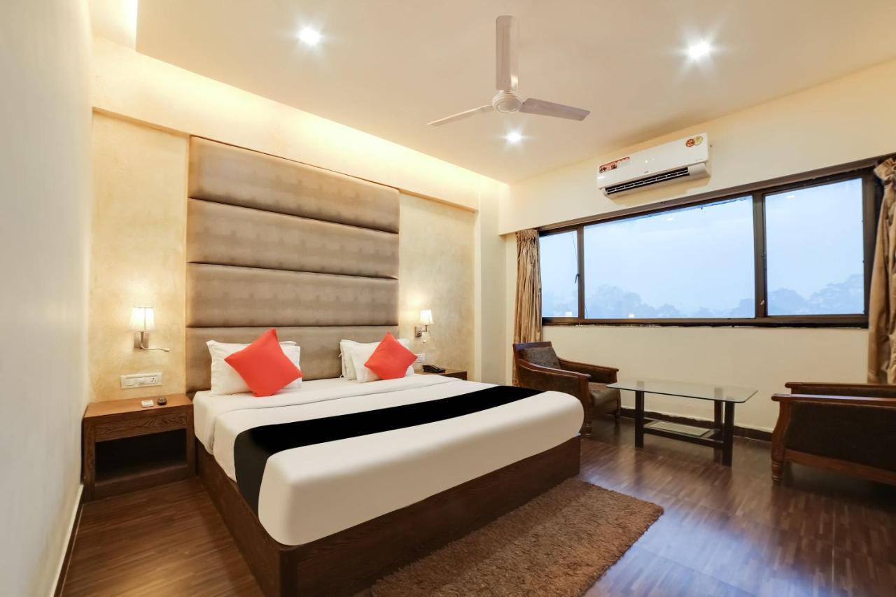 Capital O 61351 Waii International Hotel Bhalukpung Luaran gambar