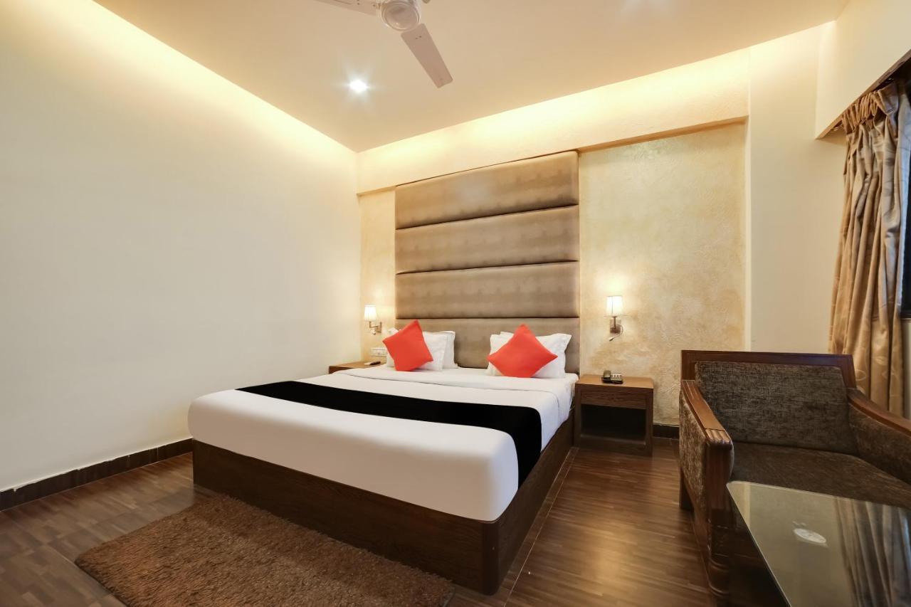 Capital O 61351 Waii International Hotel Bhalukpung Luaran gambar