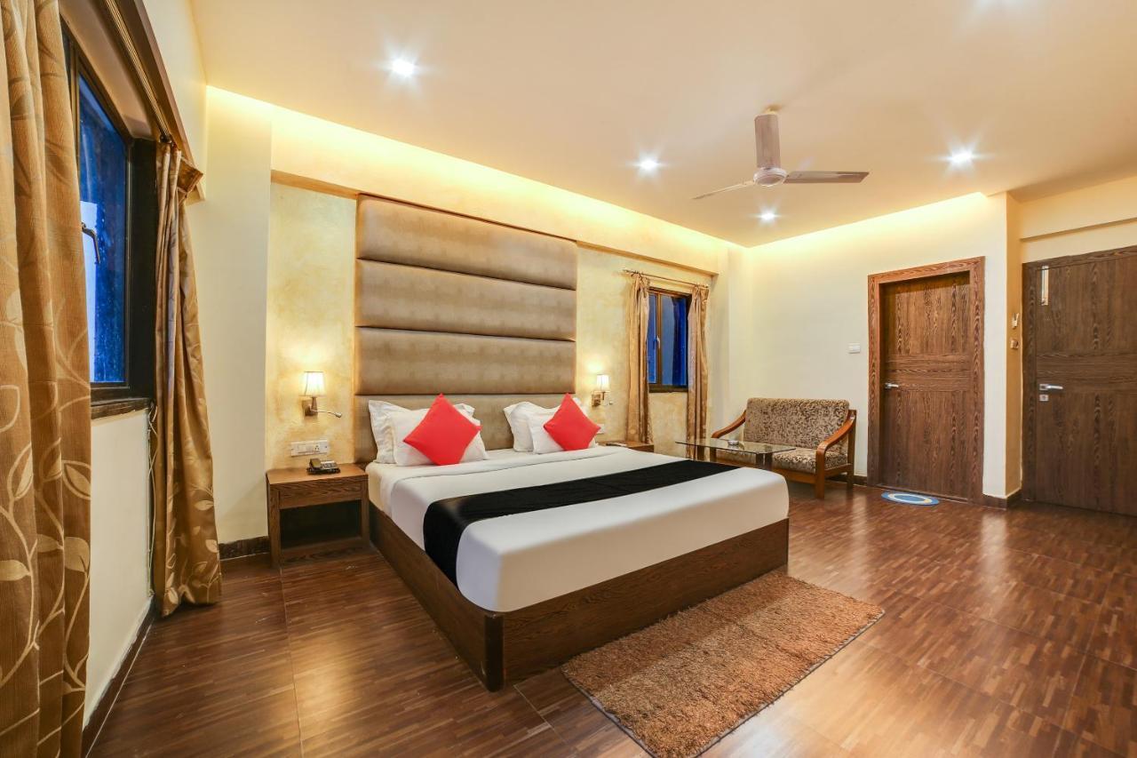 Capital O 61351 Waii International Hotel Bhalukpung Luaran gambar