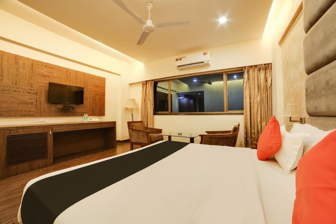 Capital O 61351 Waii International Hotel Bhalukpung Luaran gambar